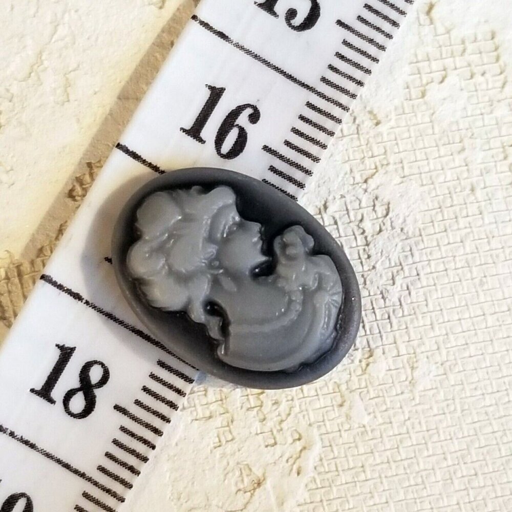 Victorian Raised Cameo Resin Cabochons Mixed Color 18x13mm Oval 10 pcs - Picture 9 of 10